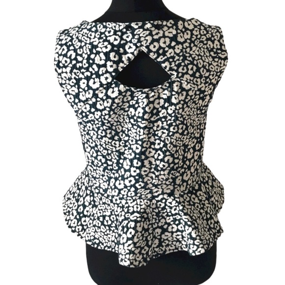 ZARA Animal Print Peplum Blouse Size S Green  & White Sleeveless Top Back button - Picture 5 of 8